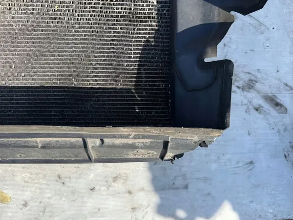 Radiador de agua Renault Scenic III 1.6 DCI image 4