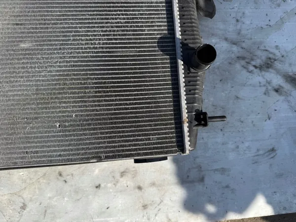 Radiador de agua Renault Scenic III 1.6 DCI image 9