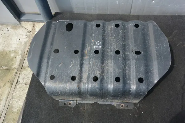 Protetor de tanque metálico OEM para Nissan Patrol Y61 image 2