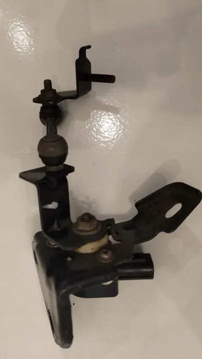 ASX Lancer Outlander 4007 4008 C4 Sensor de Nível OEM image 5