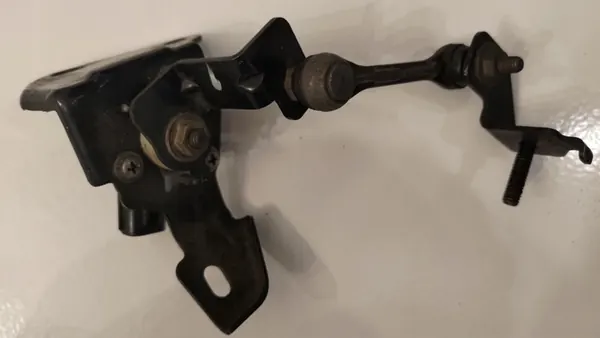 ASX Lancer Outlander 4007 4008 C4 Sensor de Nível OEM image 6