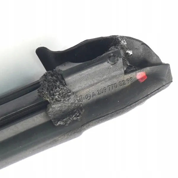 Mercedes W209 Cabrio Taktätning Fram Höger OEM A2097700298 image 10