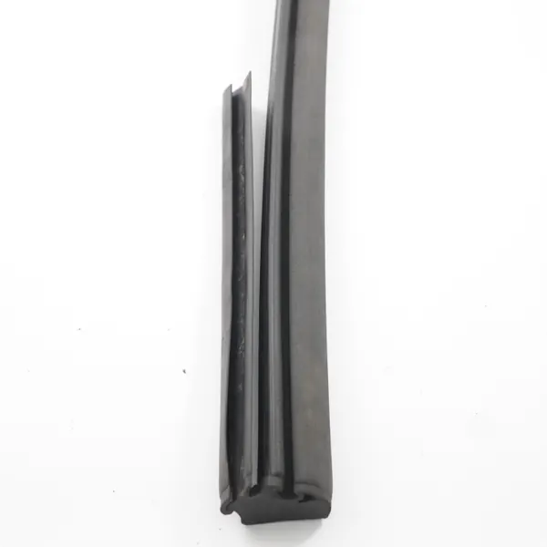 Mercedes W209 Cabrio Taktätning Fram Höger OEM A2097700298 image 8