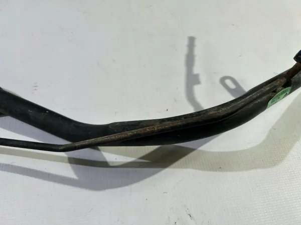 Dodge Challenger Kraftstoff-Einfüllstutzen OEM 68061727AE image 3