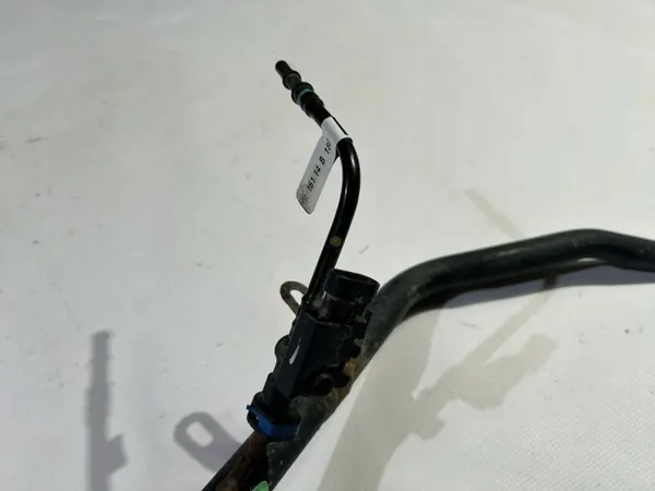Dodge Challenger Kraftstoff-Einfüllstutzen OEM 68061727AE image 4