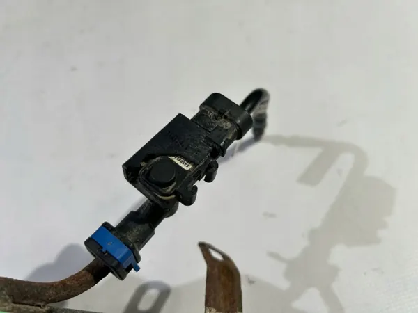Dodge Challenger Kraftstoff-Einfüllstutzen OEM 68061727AE image 7