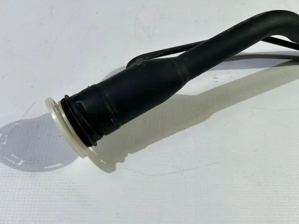 Dodge Challenger Kraftstoff-Einfüllstutzen OEM 68061727AE image 8