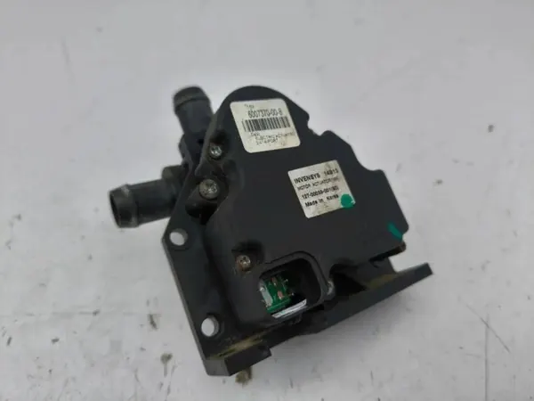 Soupape de refroidissement Tesla OEM 600737000B - Occasion image 2