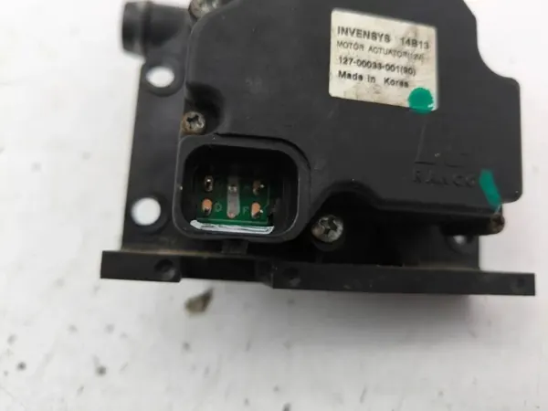 Soupape de refroidissement Tesla OEM 600737000B - Occasion image 6