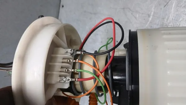 Bomba de combustível Mazda 3 BK 2.0B 03-09R 3N619H307 image 6