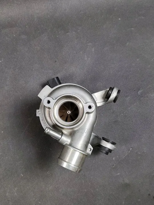 Vattenpump motor M274 Mercedes W213 W238 W253 W205 OEM A2742000407 image 3