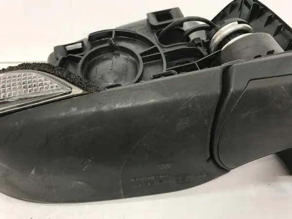 TOYOTA YARIS III 14- Oikea Peilivalo 7 Pin Valkoinen OEM image 7