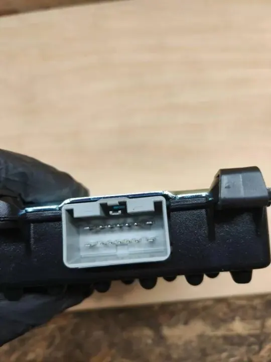 Porsche OE Förstärkare 306007002237319 - Begagnad image 3