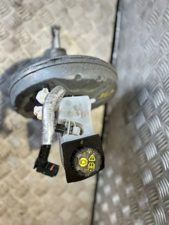 Pompe de servofrein Renault OE 472109960R image 2
