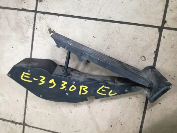 BMW E39 Gasreglage OEM BMW E39 PEDAŁ GAZU image 2