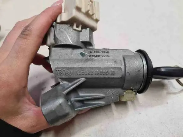 Interruptor de Encendido OEM N0502241256B para Toyota Yaris image 7