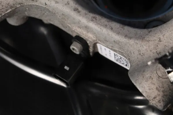 AUDI A8 D5 Mozzo Posteriore Destro 4N0505432F image 7