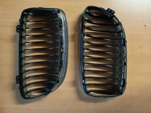 BMW OE 51137201968 Grille image 2