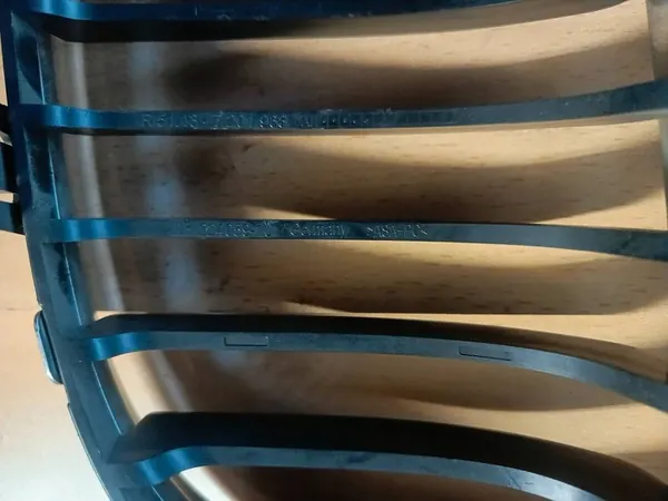 BMW OE 51137201968 Grille image 3