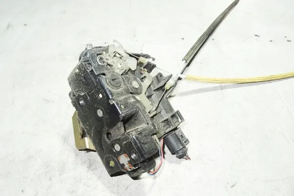 Hintere Linke Türschloss AUDI A6 4B0839015B image 2