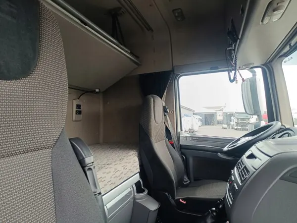 DAF XF 106 Cabine OEM 2040324 - Gebruikte Staat image 9