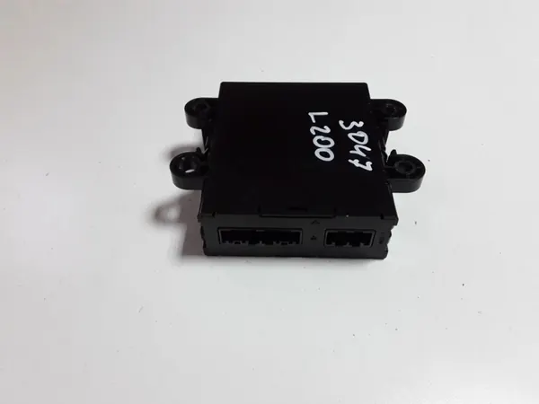 Módulo de bloqueio central Mitsubishi L200 OEM 8637C387 image 3