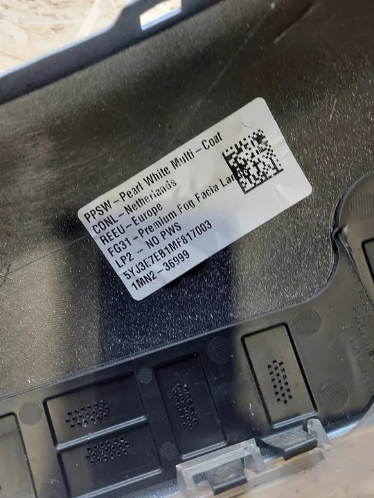 Paraurti Anteriore Tesla Model 3 PDC Bianco OEM image 10