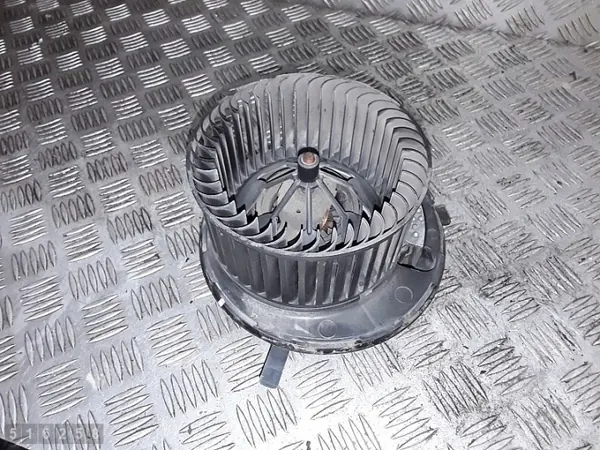 VW Värmefläkt OEM 1K1820015C - Begagnad image 2