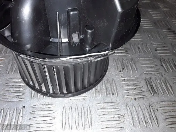 VW Värmefläkt OEM 1K1820015C - Begagnad image 3