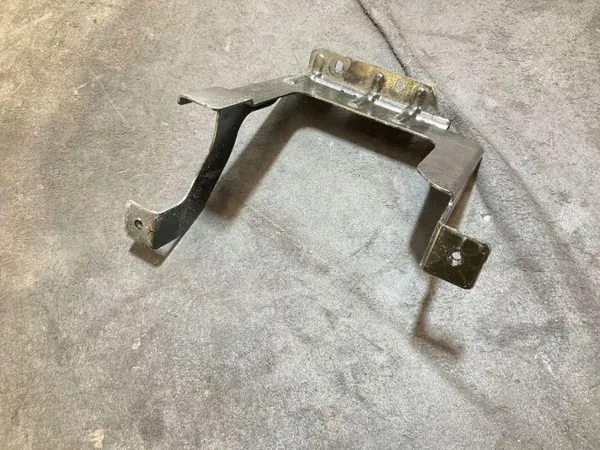 Base de batería Volvo usado OEM AD70R22W49 image 3