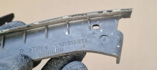 Strålkastartätning Höger Fram Audi A5 8T OEM 1301016273 image 5