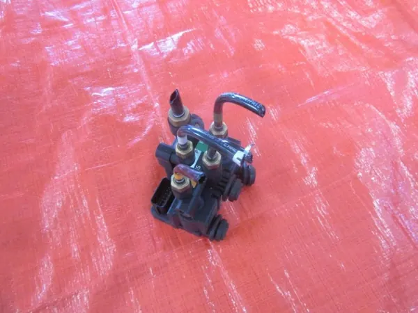 Land Rover Defender Ophangingklep OEM LPLA-5B710-ABB image 2