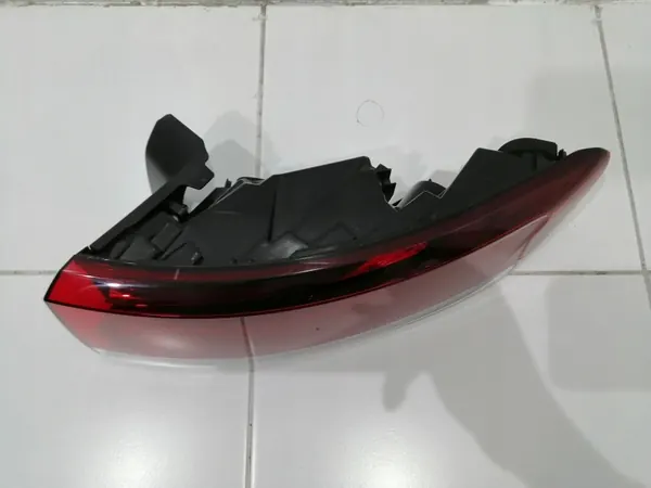 Oikea Takavalo Renault Megane IV Lift image 3