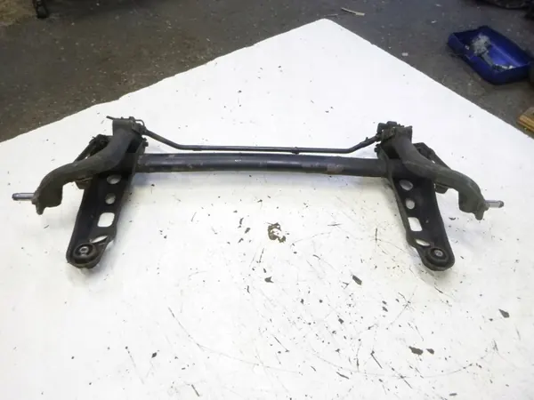 Hinterachsträger OEM W168 1.4 2000r - Mercedes-Benz Gebraucht image 4