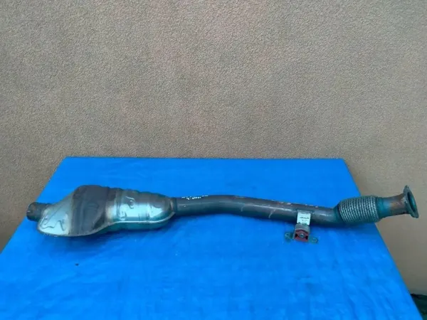 Audi Q5 80A 2.0 TFSI OEM 80A253300K Silenciador Central image 2