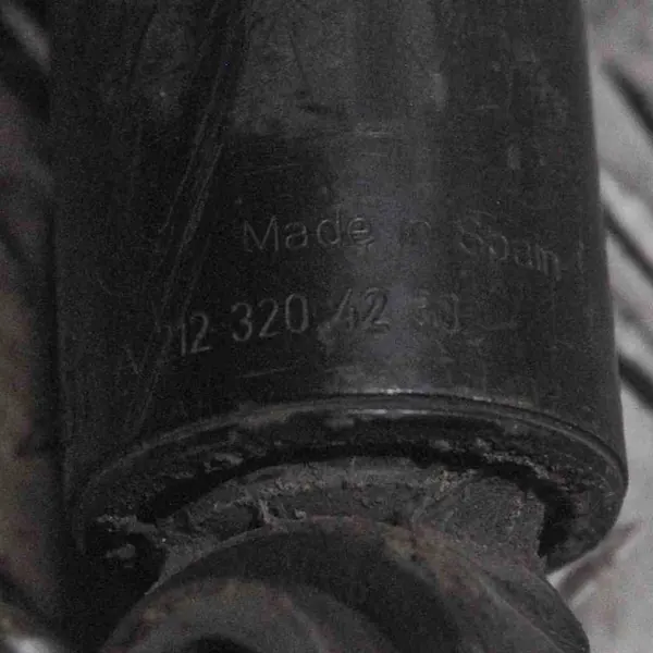 Höger bakstötdämpare Mercedes-Benz E W212 2013 image 4