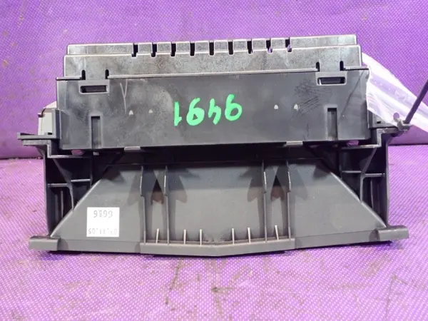 Opel Astra H Radio-Display OEM 13111163 Gebraucht image 3