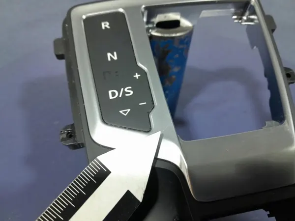 Audi Q7 II växelspaksram OEM 4M1713111F image 3