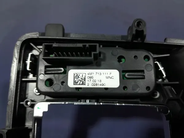 Audi Q7 II växelspaksram OEM 4M1713111F image 5