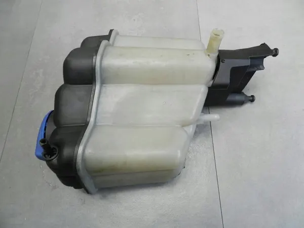 Réservoir d'expansion liquide OEM 3D0121407J VW Phaeton image 5
