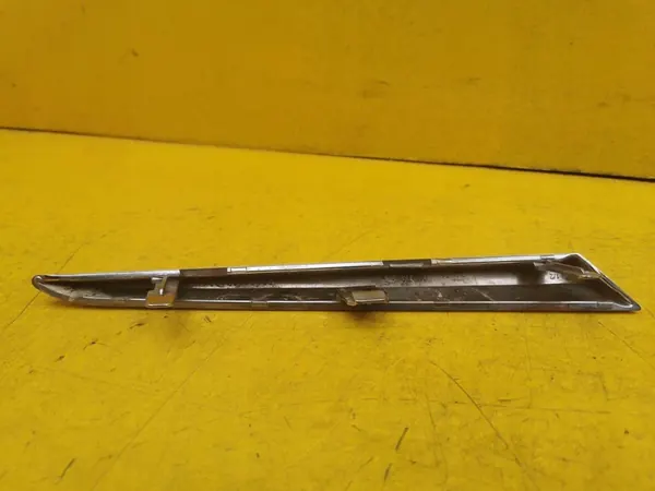 Toyota Yaris III LIFT Moldura de Para-choque Cromada Esquerda 53124-0D490 image 2