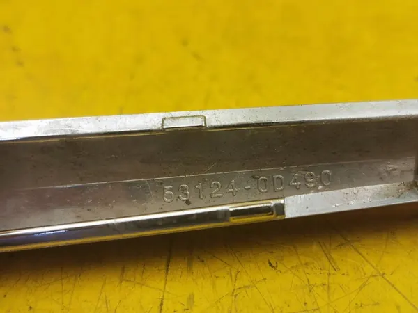 Toyota Yaris III LIFT Moldura de Para-choque Cromada Esquerda 53124-0D490 image 5