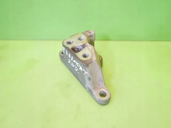 Soporte Motor OEM 68084807AC - Usado image 3