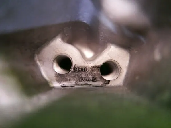 Soporte Motor OEM 68084807AC - Usado image 5