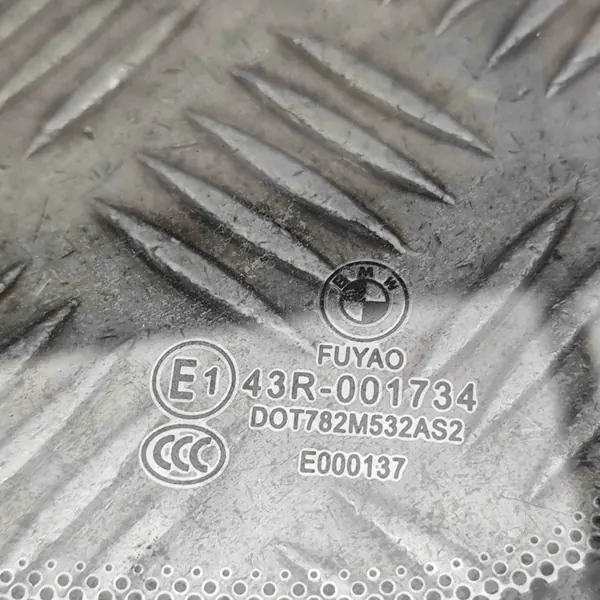 OEM 7349648 Rechte Heckscheibe für BMW X1 F48 image 4