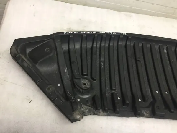 Mercedes Framstötfångare Skydd OEM A2075240930 image 3