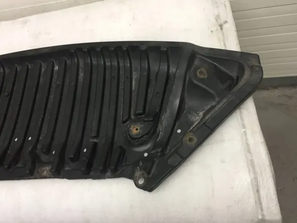 Mercedes Framstötfångare Skydd OEM A2075240930 image 4