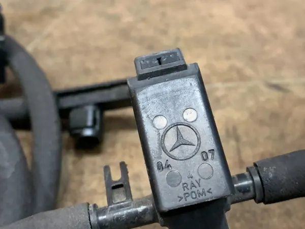 Buse de lave-glace arrière Mercedes-Benz C W204 OEM A2048600492 image 4