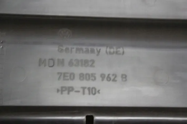 Kühlerventilatorriemenschutz OEM 7E0805962 für VW T5 T6 image 4