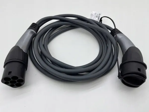 BMW 5 G30 G31 Latauskaapeli OEM 7827901 image 2